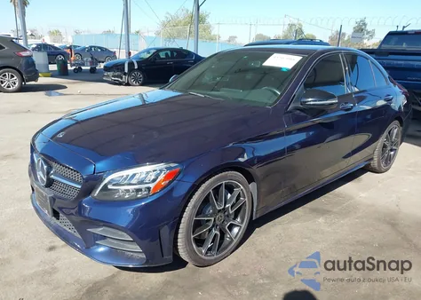 2019 Mercedes-Benz C 300 z USA, uszkodzony, nr VIN 55SWF8DB2KU320345